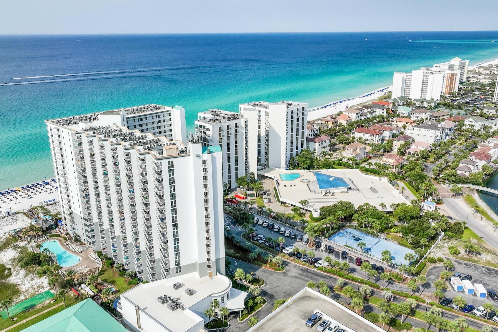 Pelican Beach Resort Destin Exterior photo