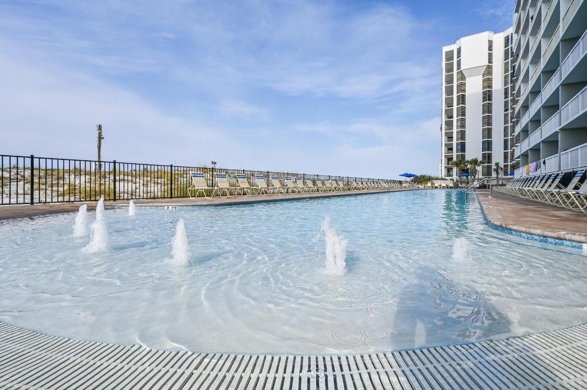 Pelican Beach Resort Destin Exterior photo