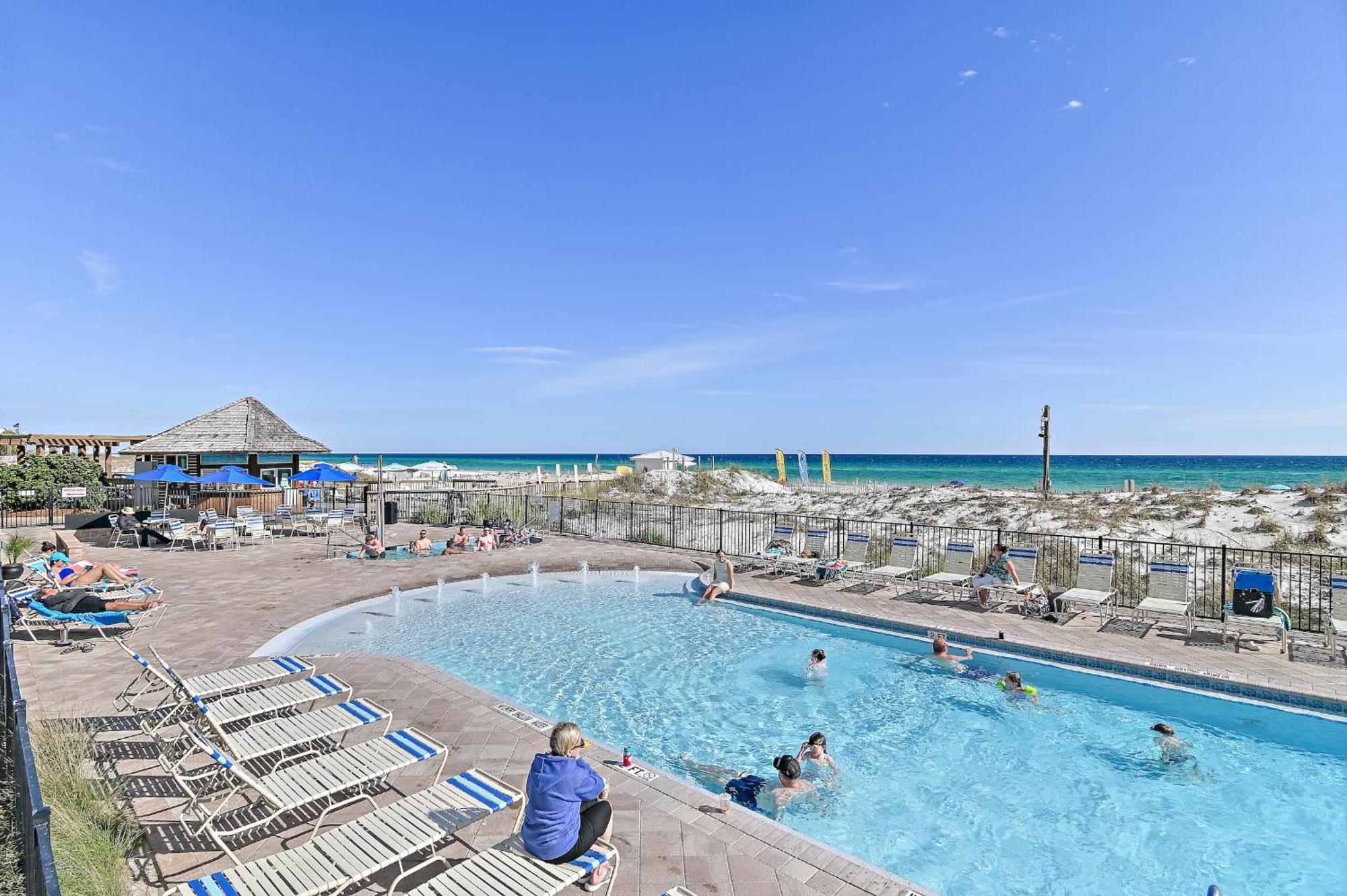 Pelican Beach Resort Destin Exterior photo